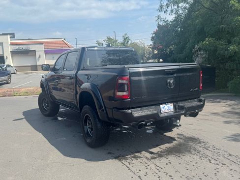 Used 2020 RAM 1500 Limited w/ Black Appearance Package AWD/4WD image 8