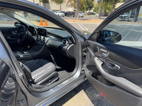 Used 2019 Mercedes-Benz C 300 Sedan image 17