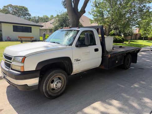 Used 2007 Chevrolet Silverado 3500 2WD Regular Cab w/ Heavy-Duty Power Package image 1
