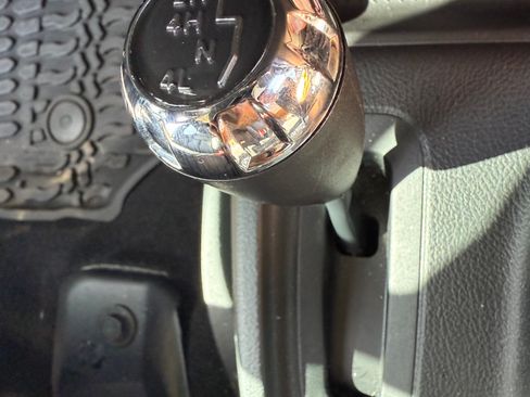 Used 2017 Jeep Wrangler Unlimited Sahara w/ Connectivity Group image 15