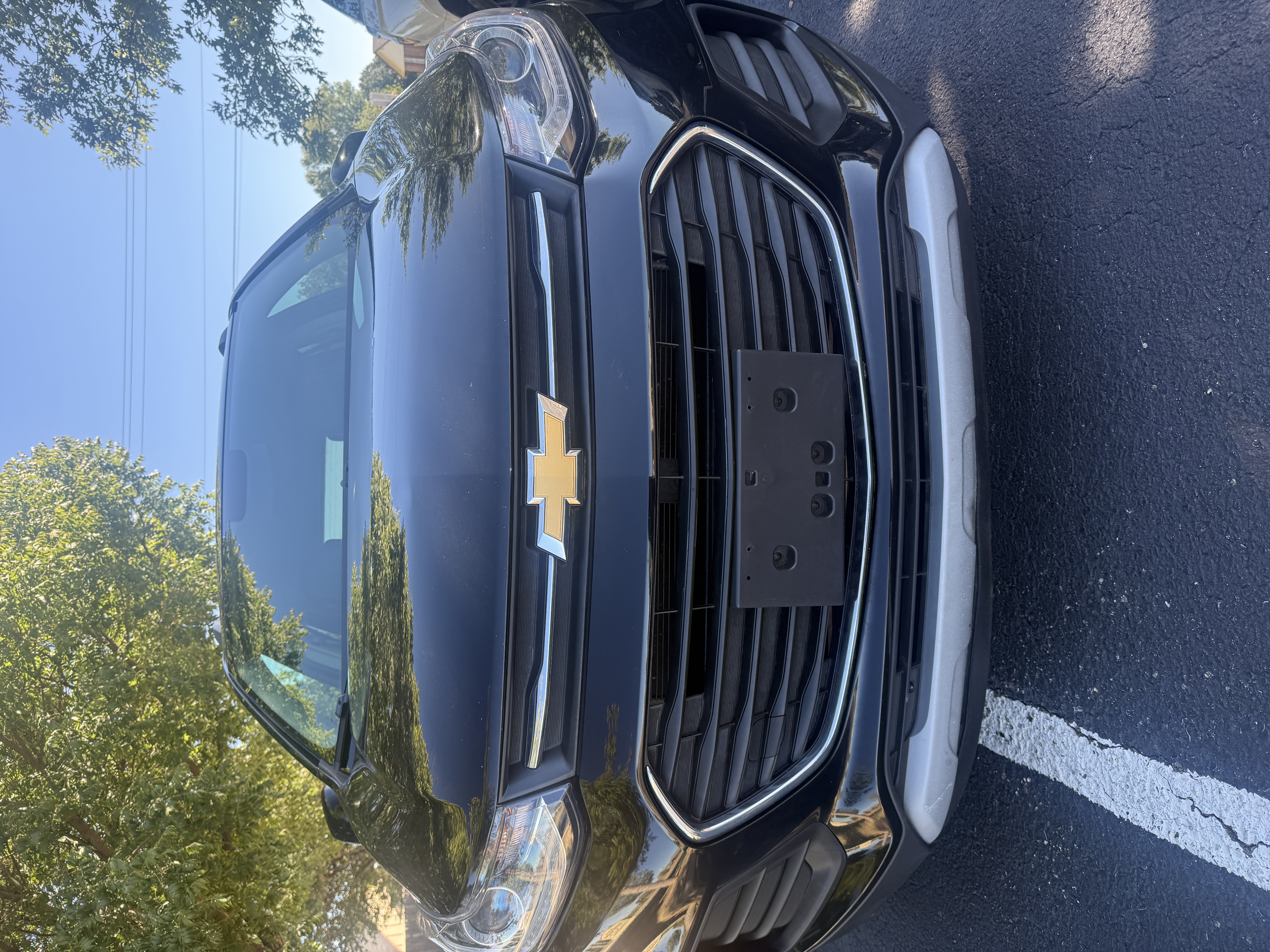 Used 2019 Chevrolet Trax LT w/ LT Convenience Package FWD image 4