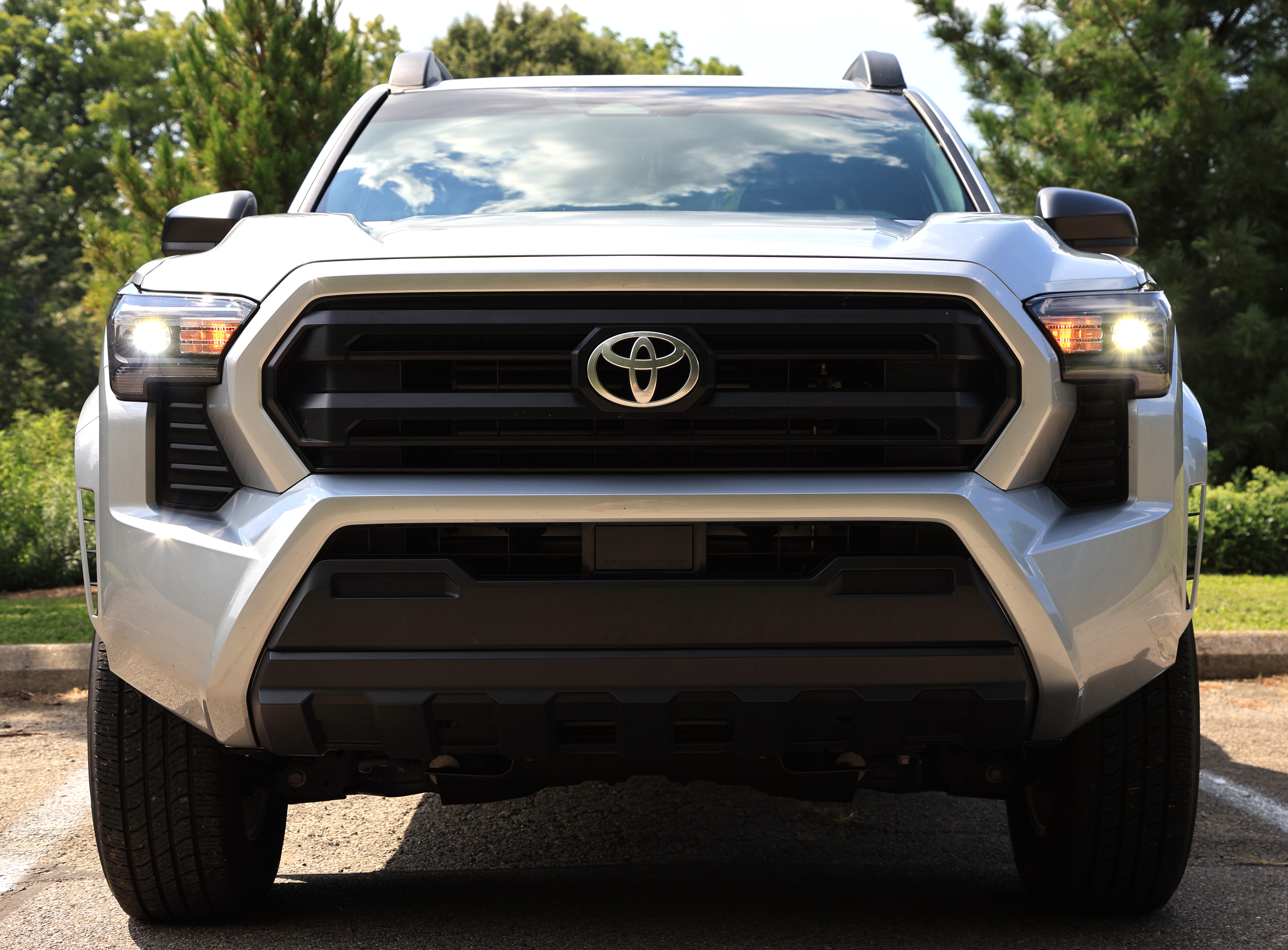 Used 2024 Toyota Tacoma SR AWD/4WD image 10