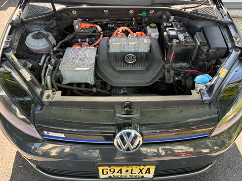 Used 2016 Volkswagen e-Golf SEL Premium FWD image 10