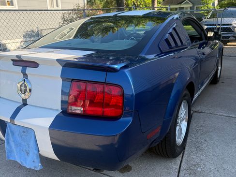 Used 2009 Ford Mustang Premium RWD image 5