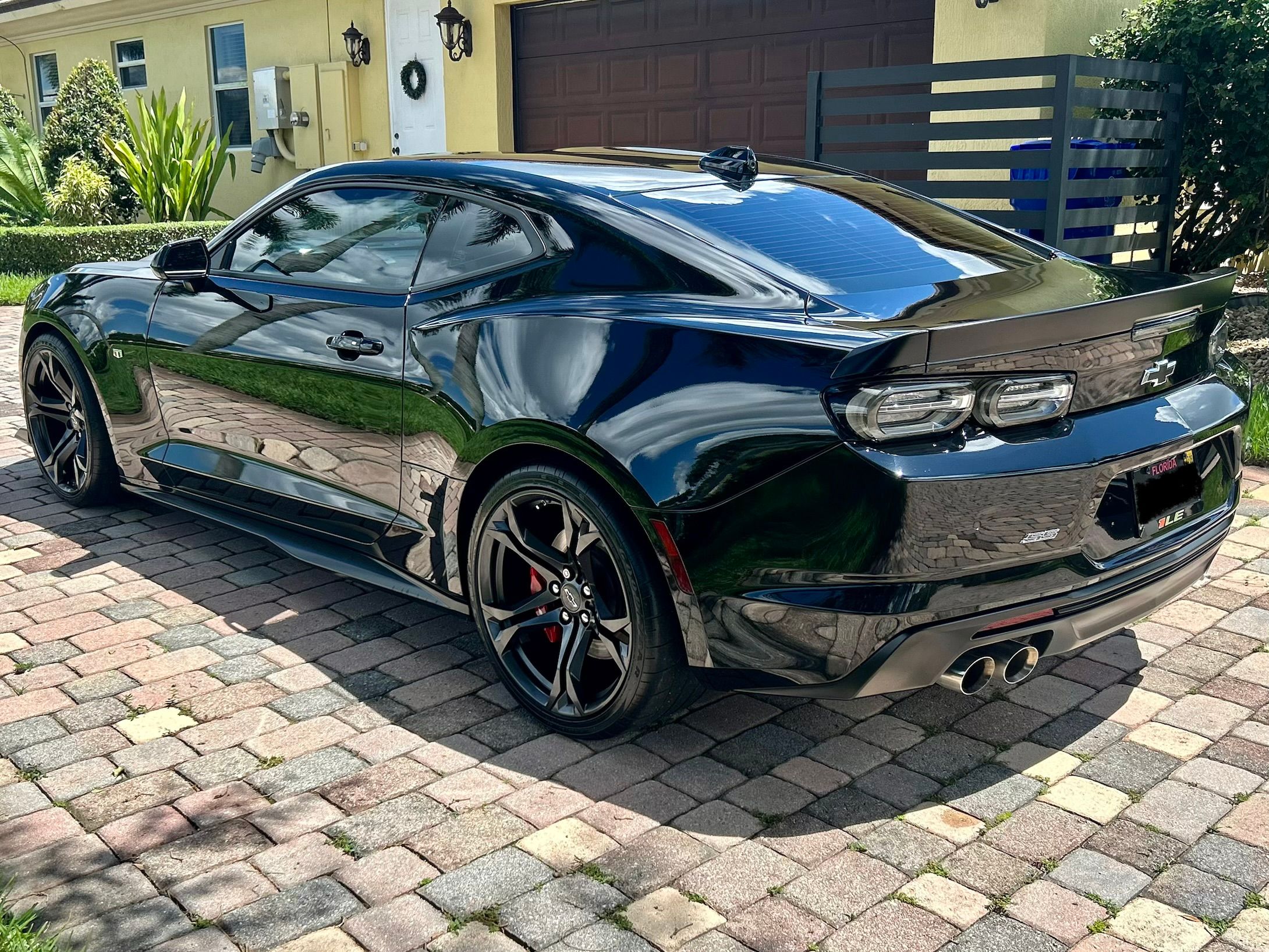 Used 2022 Chevrolet Camaro SS RWD image 9