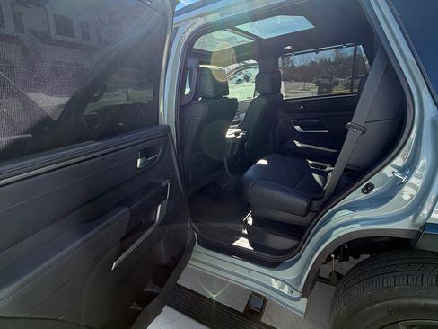 Used 2024 Toyota Sequoia Platinum image 9