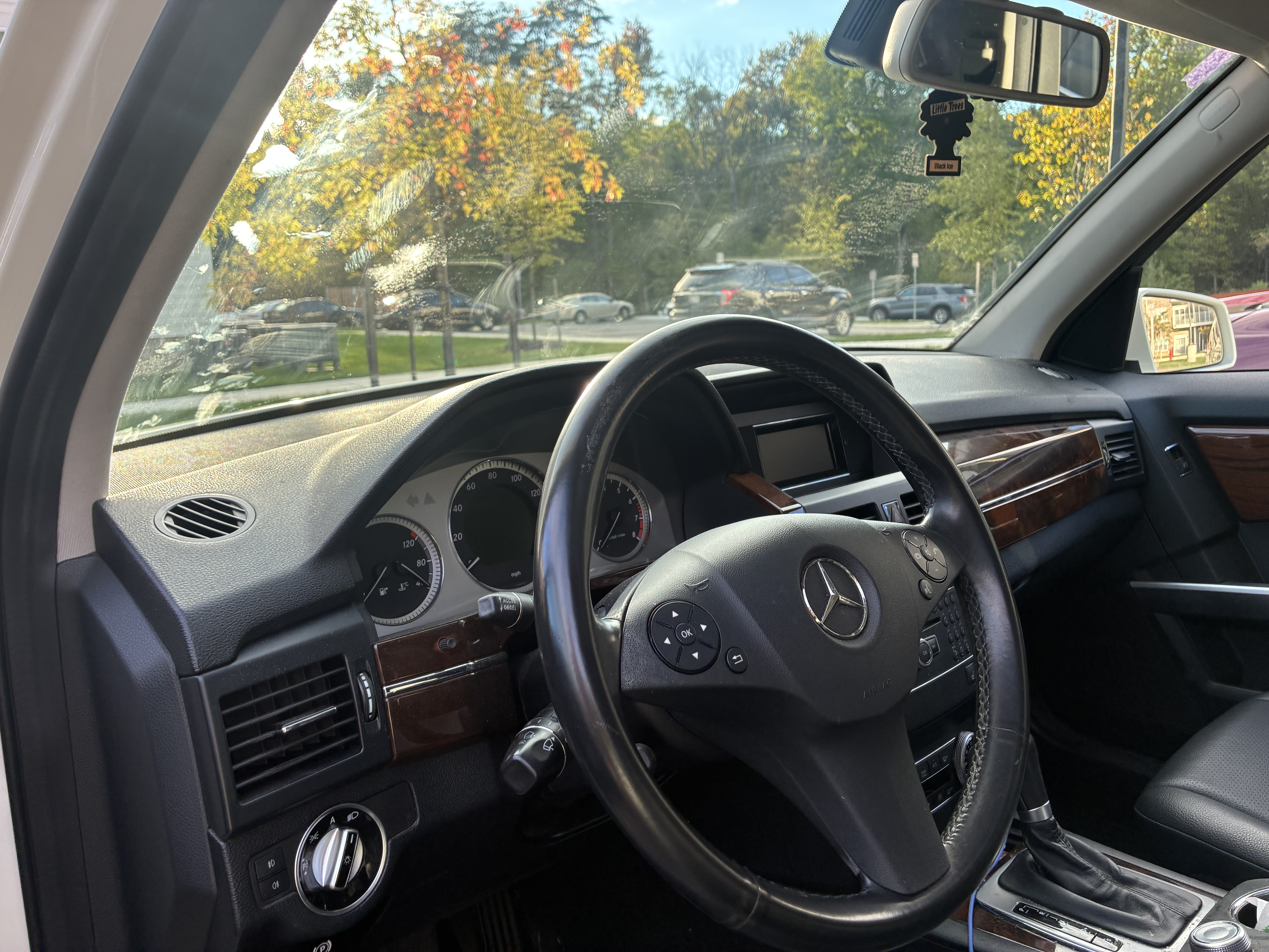 Used 2011 Mercedes-Benz GLK 350 4MATIC image 8