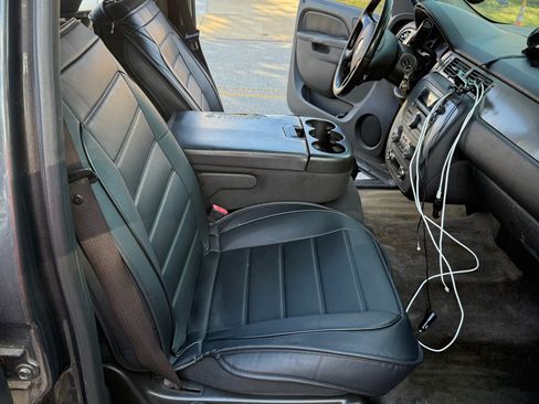 Used 2010 Chevrolet Avalanche LS RWD image 16