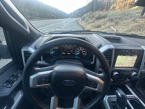 Used 2018 Ford F150 Lariat w/ Equipment Group 502A Luxury image 14