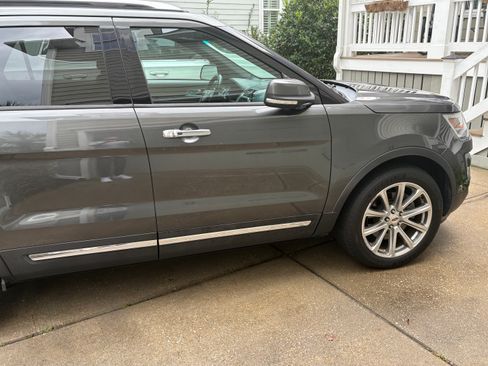 Used 2017 Ford Explorer Limited w/ Equipment Group 303A image 18