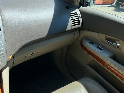 Used 2005 Lexus RX 330 AWD w/ Premium Plus Pkg image 12