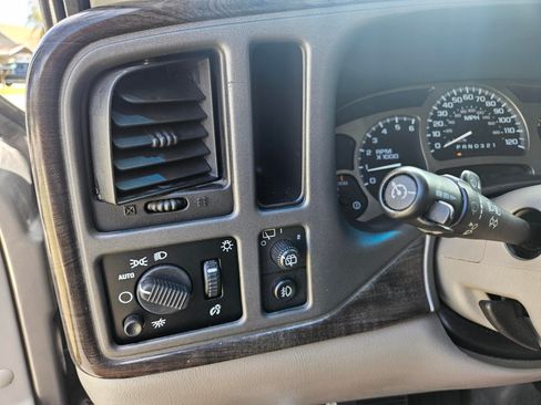 Used 2006 GMC Yukon Denali image 18