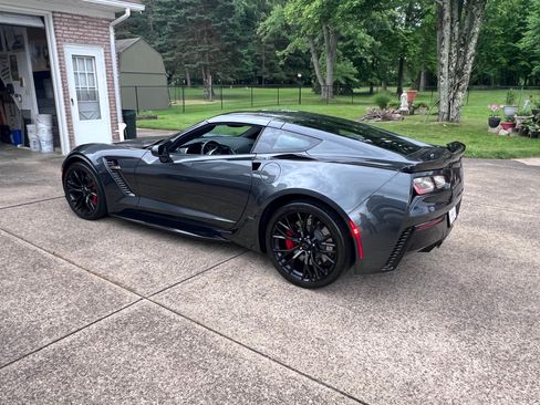 Used 2019 Chevrolet Corvette Z06 image 3