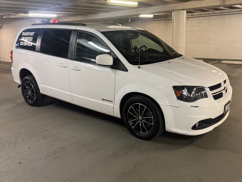 Used 2019 Dodge Grand Caravan GT image 5