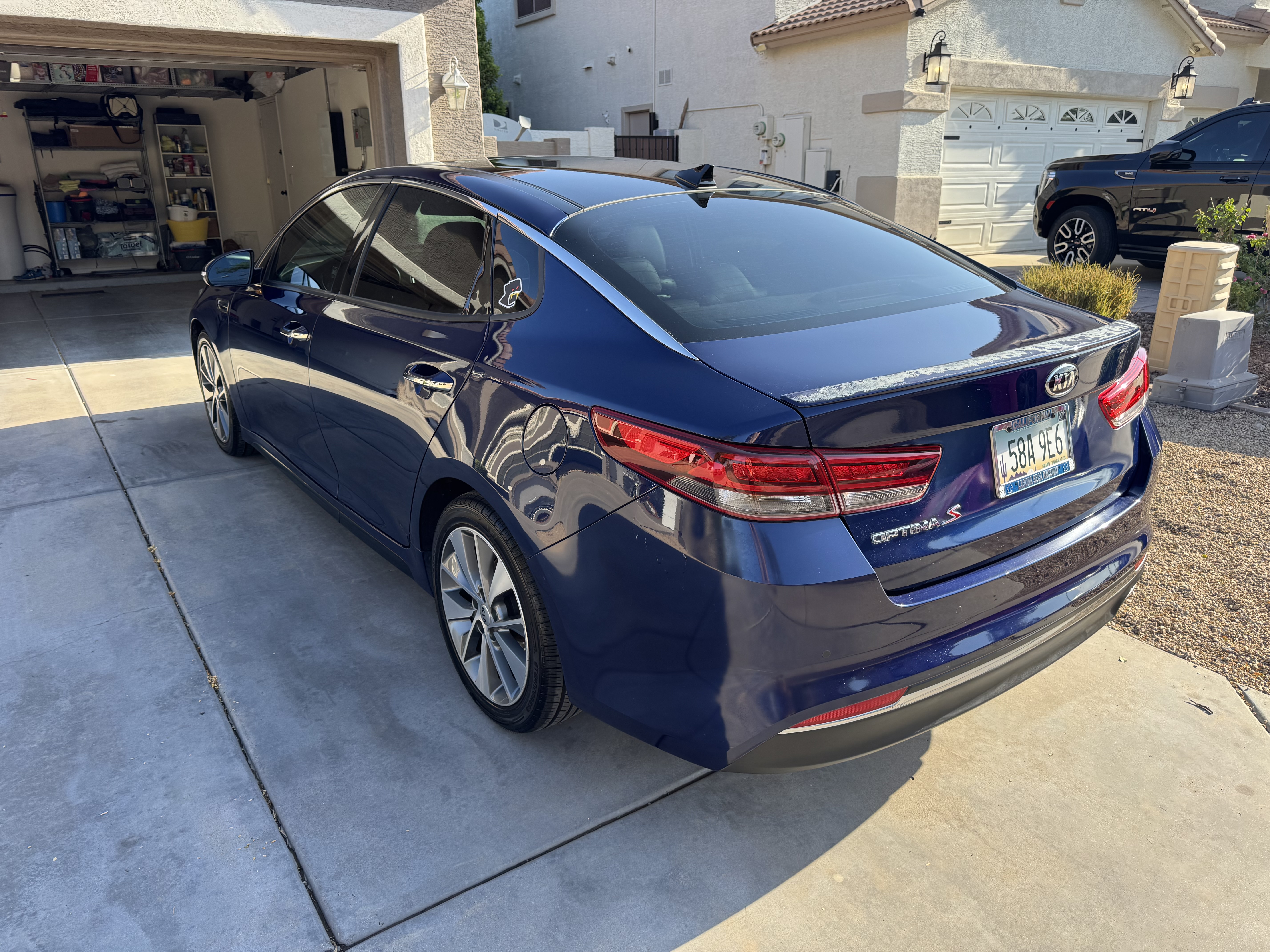 Used 2018 Kia Optima S w/ Pano Sport Package FWD image 6