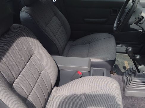 Used 1994 Nissan Pickup XE image 1