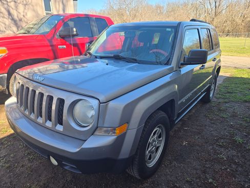 Used 2015 Jeep Patriot Sport w/ Power Value Group image 3