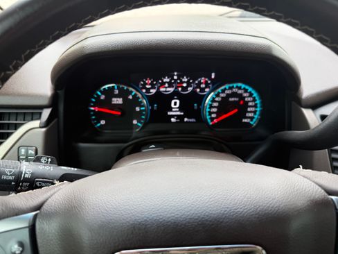 Used 2017 GMC Yukon XL Denali w/ Open Road Package RWD image 12