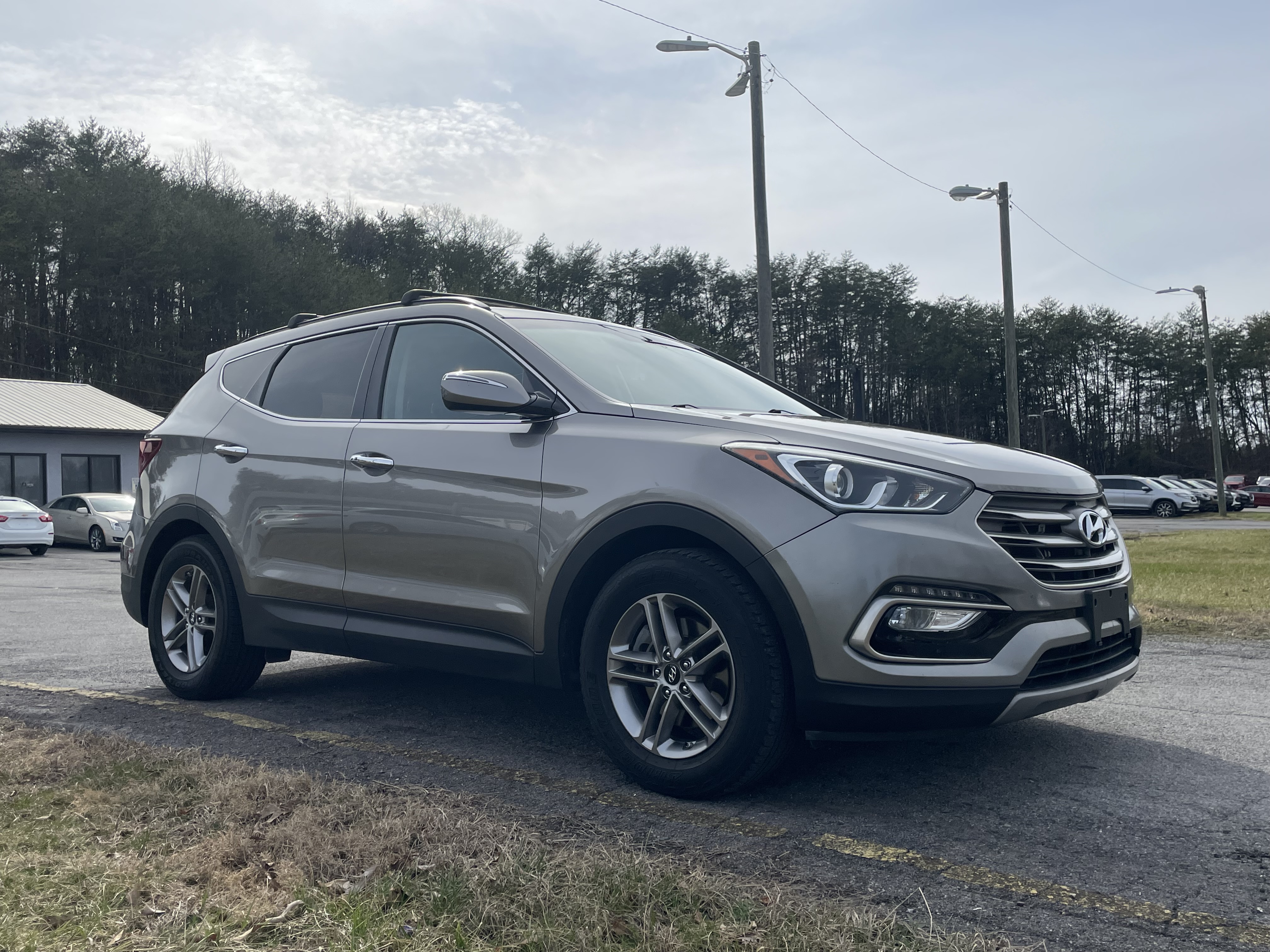 Used 2017 Hyundai Santa Fe Sport FWD image 1