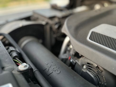 Used 2016 Jeep Wrangler Unlimited Sahara image 14