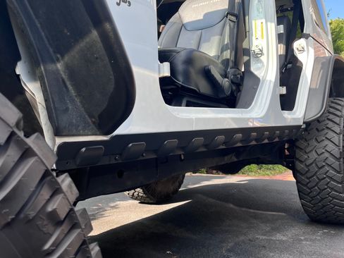 Used 2016 Jeep Wrangler Unlimited Rubicon image 14