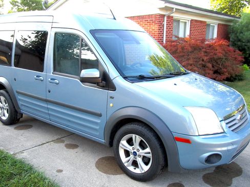 Used 2013 Ford Transit Connect XLT Premium FWD image 4