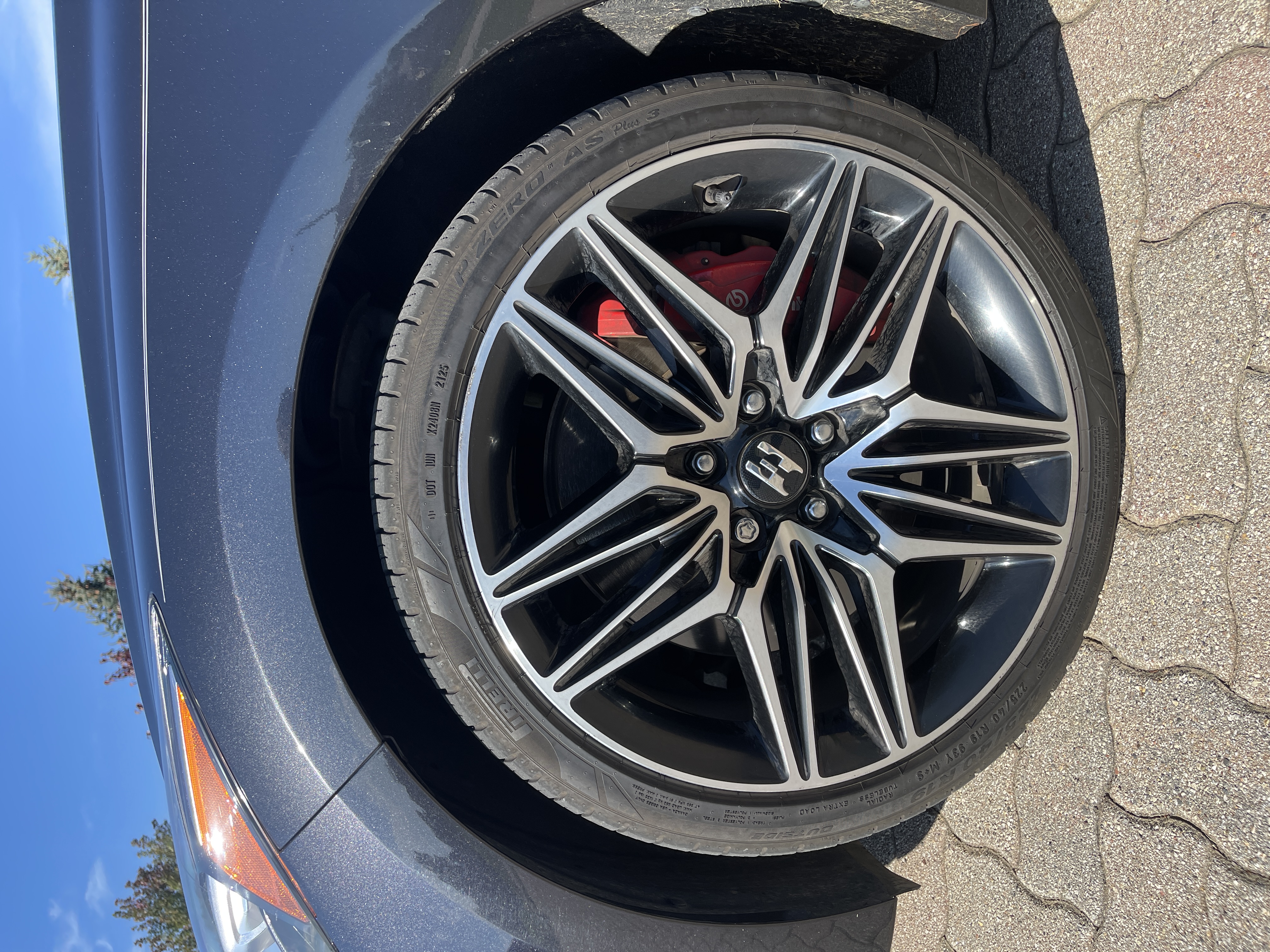 Used 2023 Kia Stinger GT2 w/ Red Interior Color Package RWD image 10
