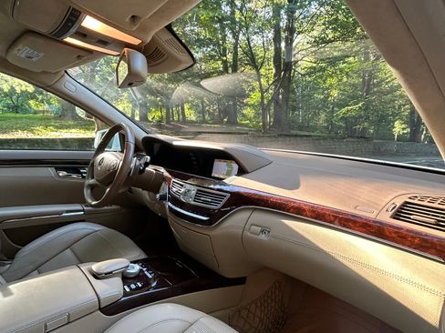 Used 2012 Mercedes-Benz S 63 AMG w/ AMG Performance Pkg image 22
