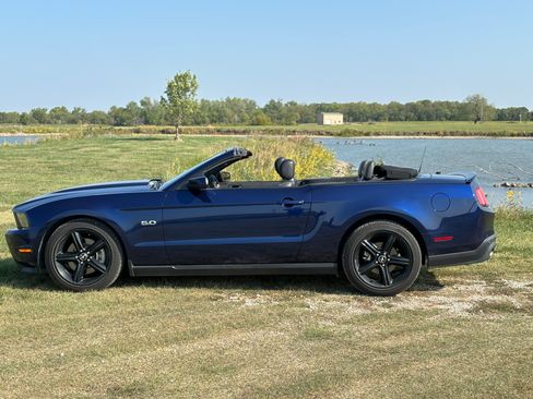 Used 2012 Ford Mustang GT Premium w/ Electronics Pkg RWD image 11