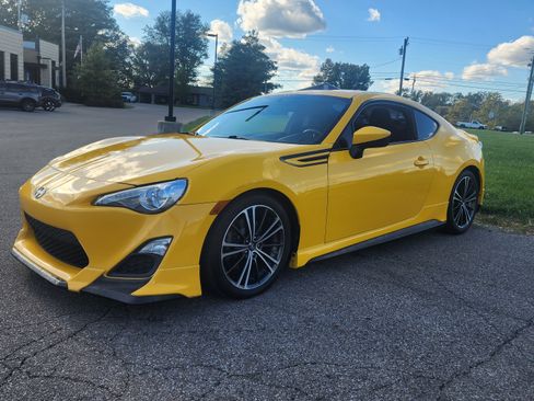 Used 2015 Scion FR-S Release Series 1.0 image 1