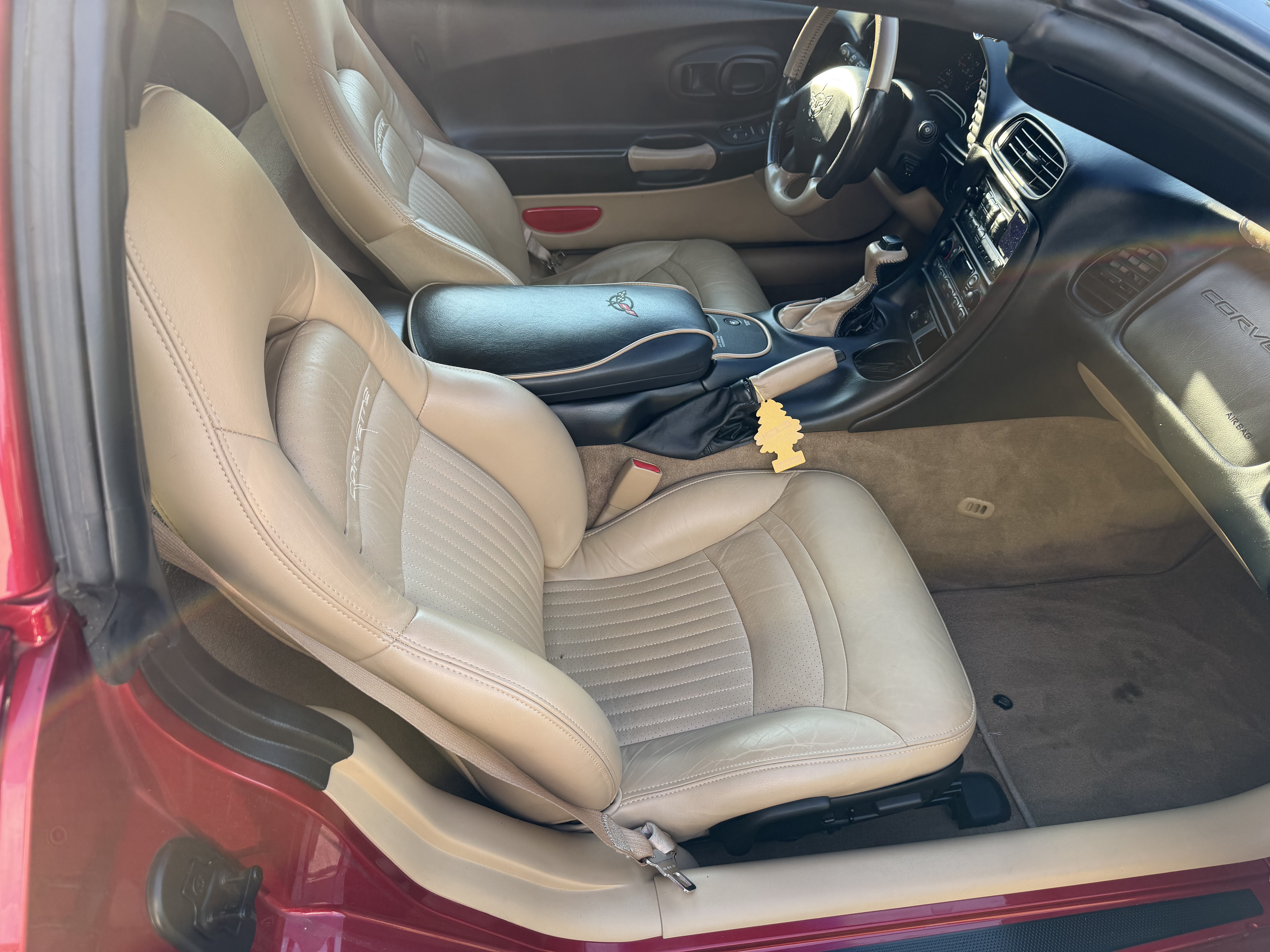Used 2002 Chevrolet Corvette Coupe w/ Preferred Equipment Group2 RWD image 9