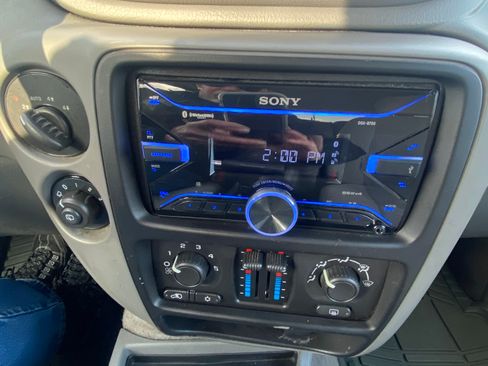 Used 2008 Chevrolet TrailBlazer 4WD w/ Smoker's Package image 12