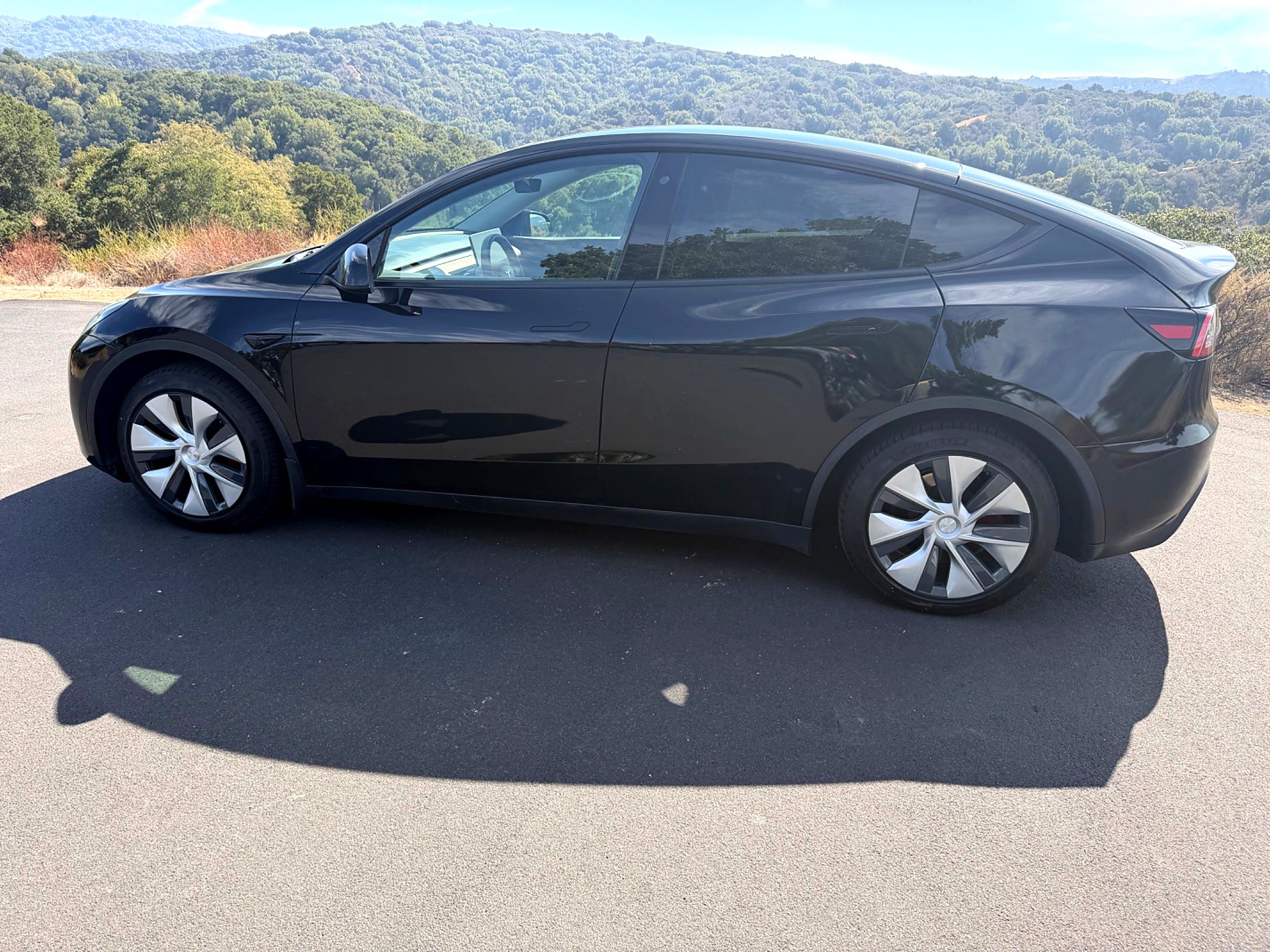 Used 2020 Tesla Model Y Long Range AWD/4WD image 2