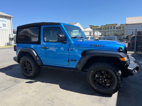 Used 2022 Jeep Wrangler Sport image 6