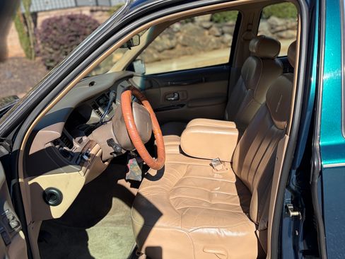 Used 1997 Lincoln Town Car Executive image 13