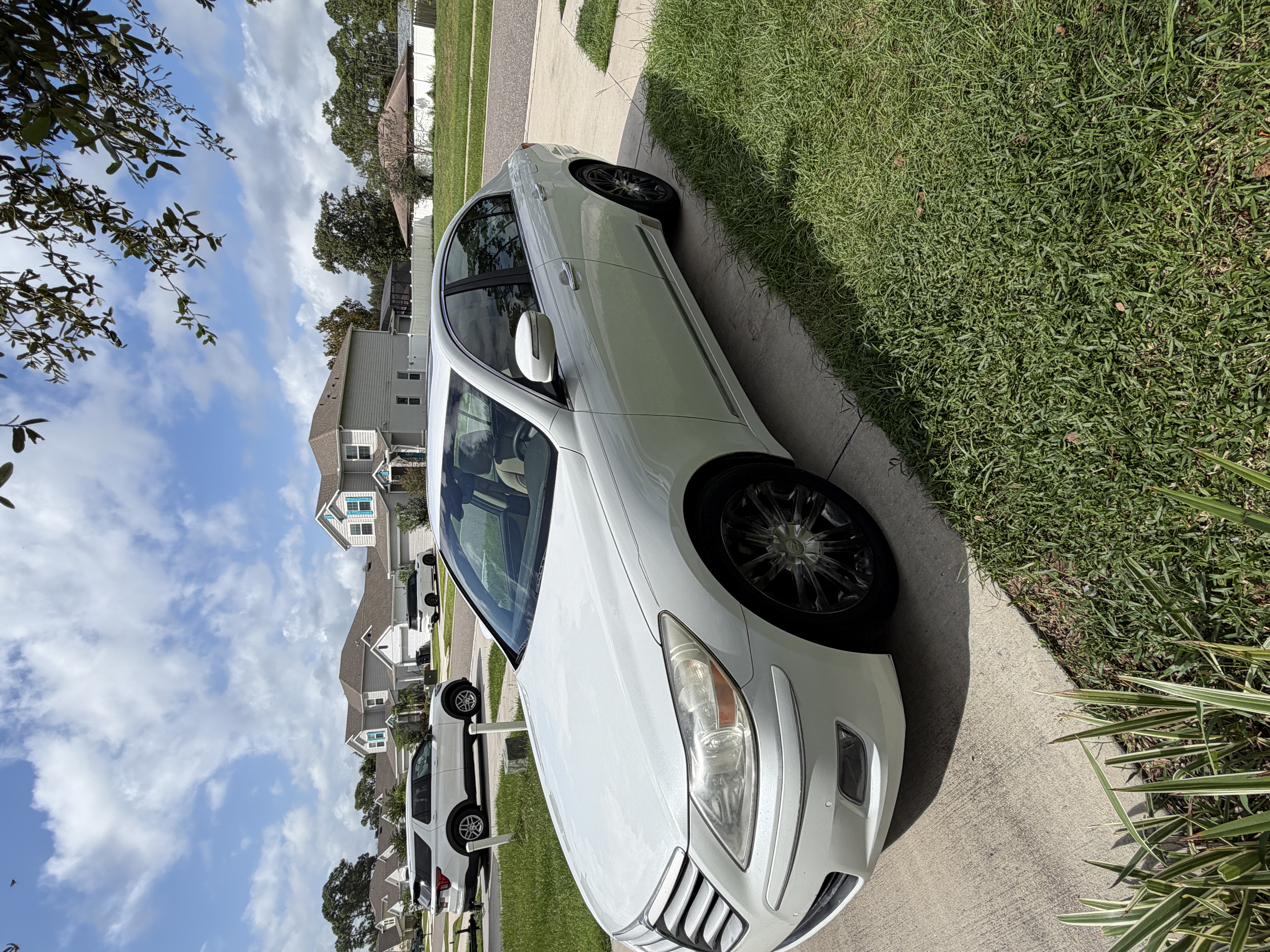 Used 2009 Hyundai Genesis 4.6 w/ Technology Pkg 5 RWD image 4