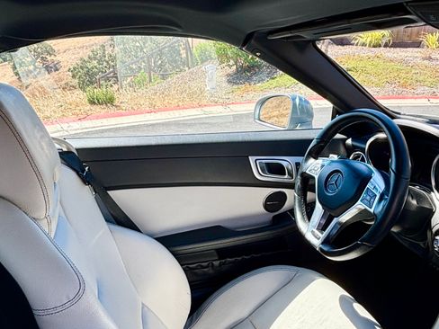 Used 2015 Mercedes-Benz SLK 250 image 12