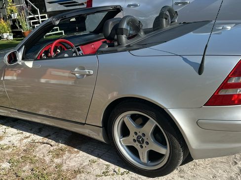 Used 2004 Mercedes-Benz SLK 230 image 10