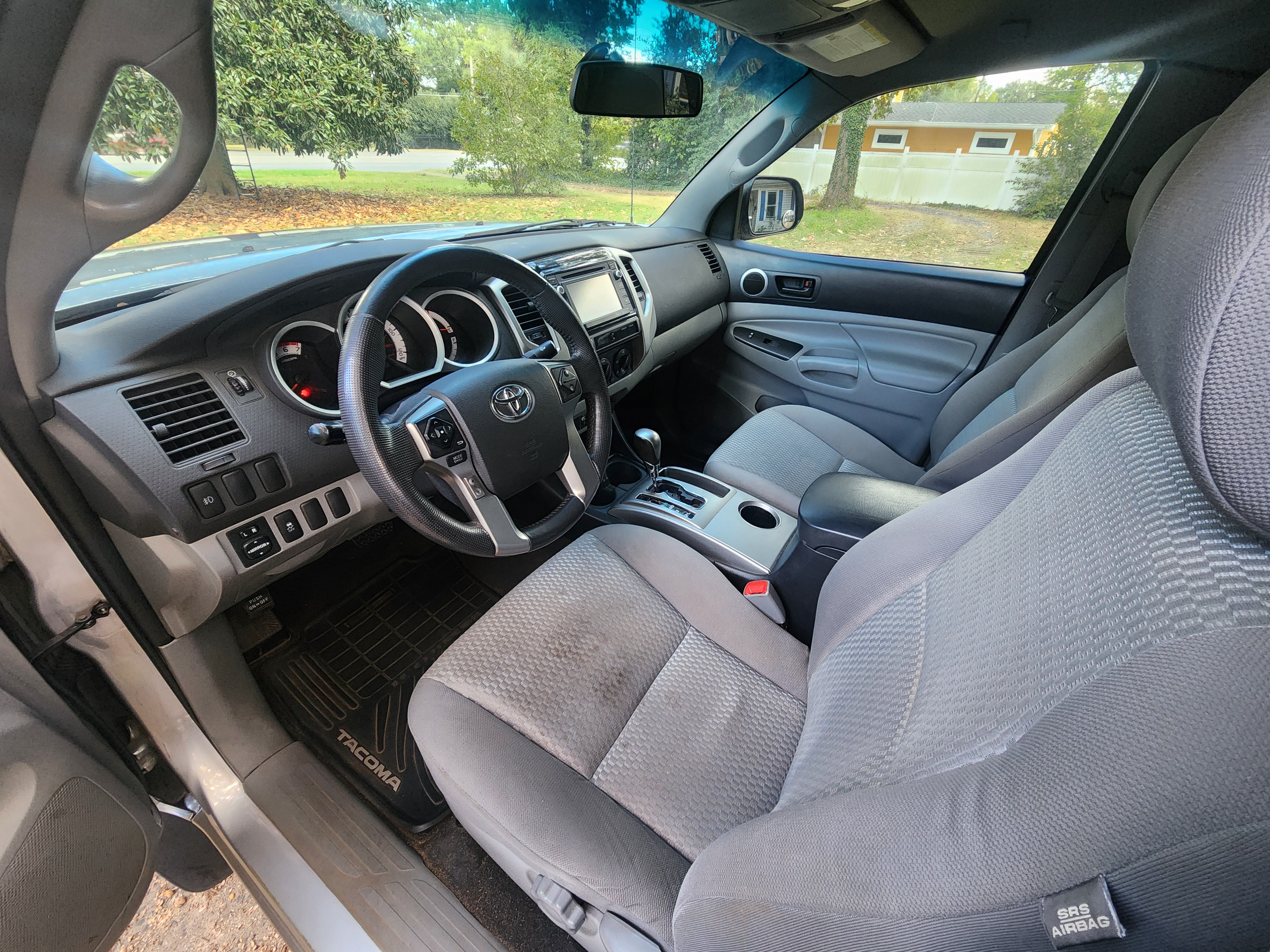 Used 2014 Toyota Tacoma PreRunner w/ SR5 Package RWD image 9