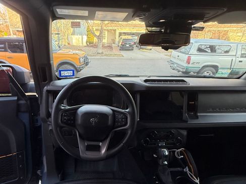 Used 2024 Ford Bronco Badlands image 9