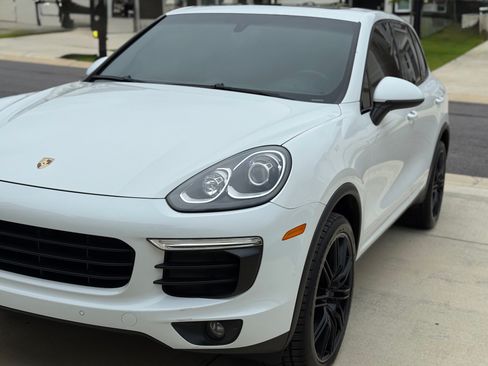 Used 2016 Porsche Cayenne Sport Utility 4D image 5