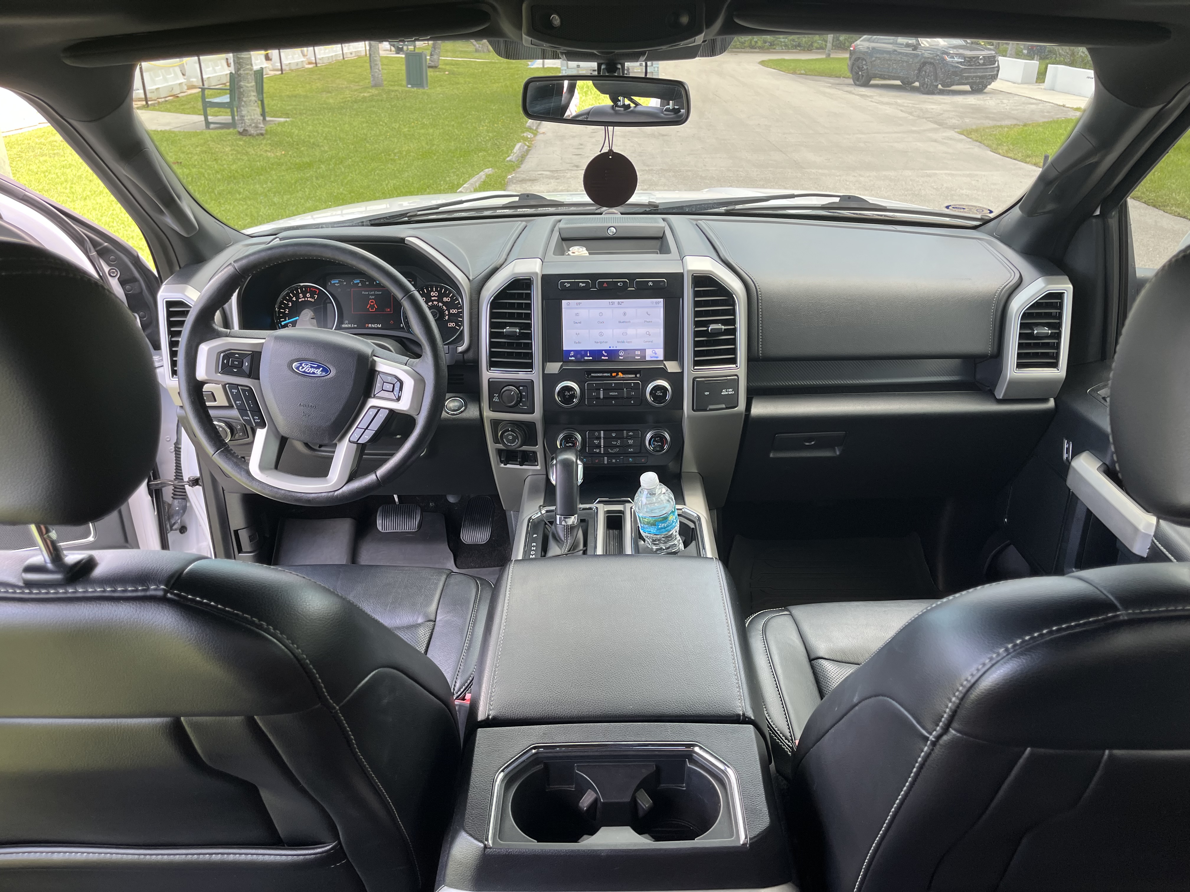 Used 2019 Ford F150 Lariat w/ Equipment Group 502A Luxury AWD/4WD image 14