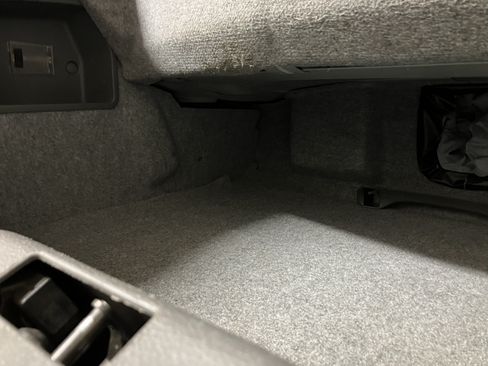 Used 2004 Volvo C70 LT image 18