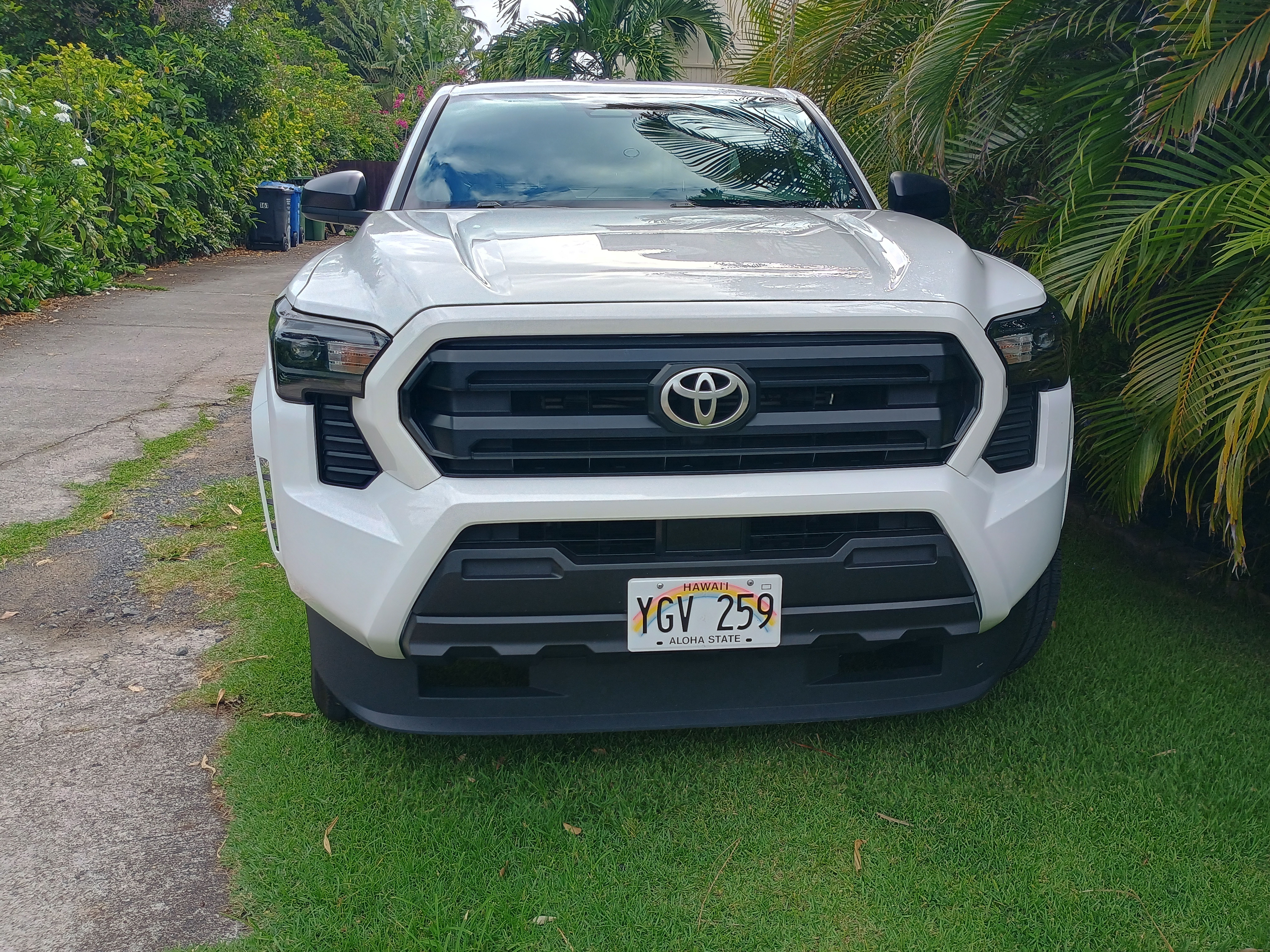 Used 2025 Toyota Tacoma SR RWD image 2