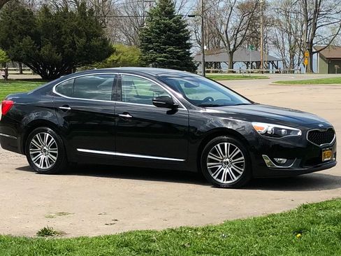 Used 2015 Kia Cadenza Premium w/ Luxury Package image 1