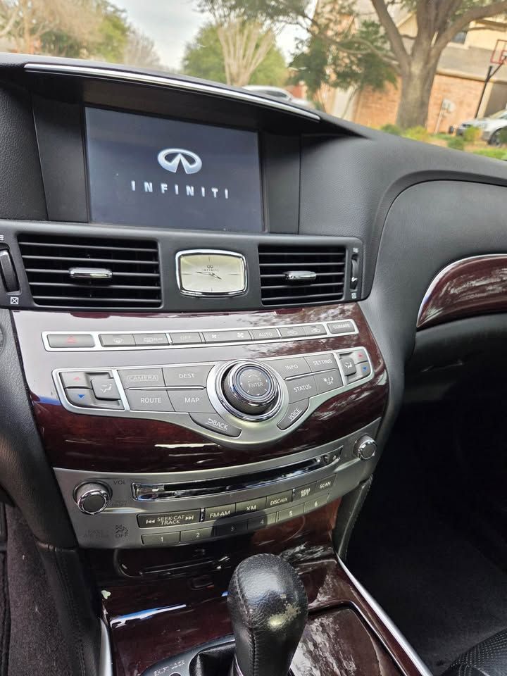 Used 2015 INFINITI Q70 L 3.7 RWD image 10