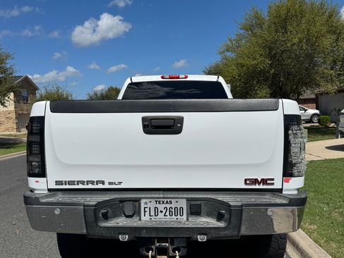 Used 2011 GMC Sierra 3500 SLT w/ SLT Convenience Package image 14