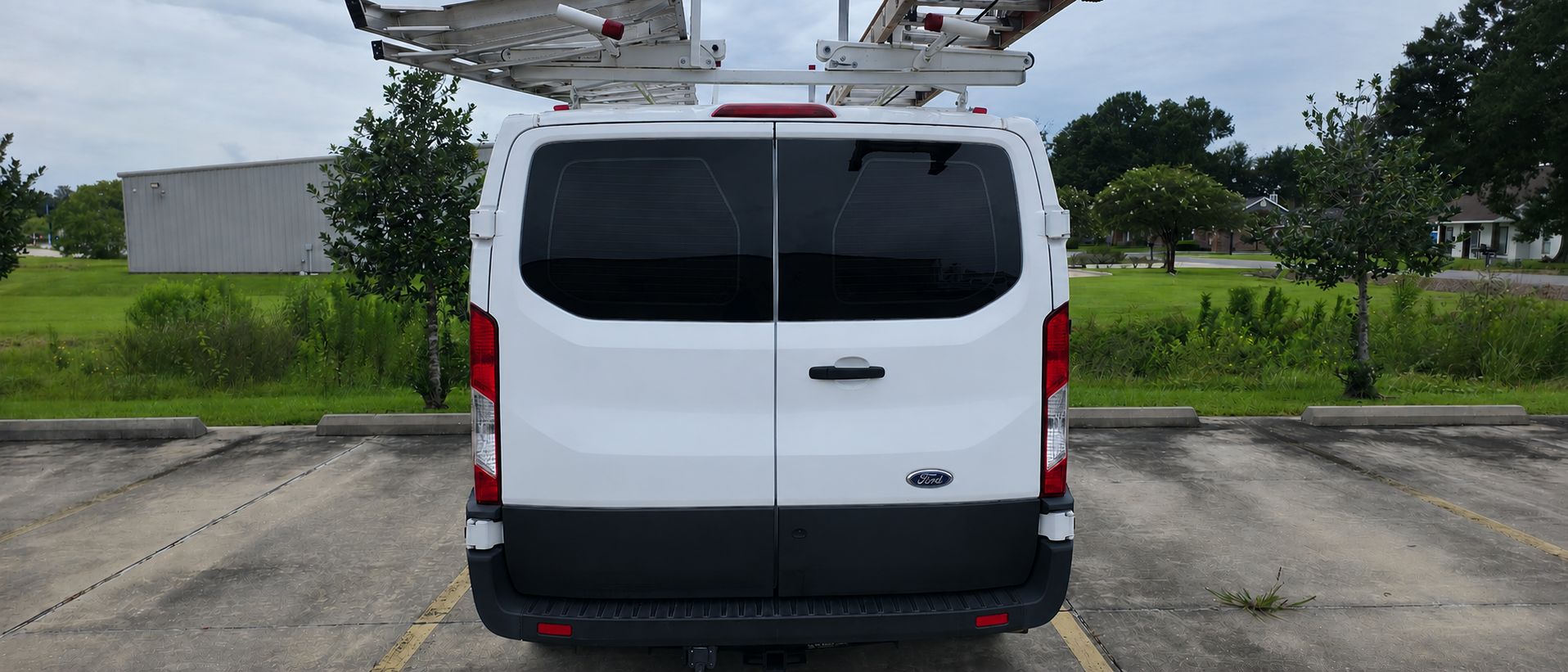 Used 2022 Ford Transit 250 Low Roof w/ Exterior Upgrade Package RWD image 2