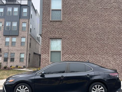 Used 2022 Toyota Camry LE image 5