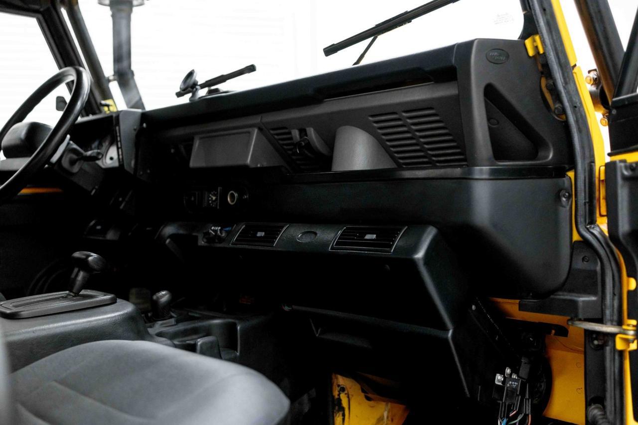 Used 1997 Land Rover Defender 90 AWD/4WD image 30
